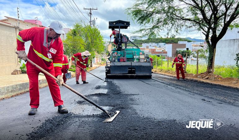Prefeitura de Jequié segue com programa de pavimentação asfáltica e novas ruas são contempladas no bairro São Judas Tadeu